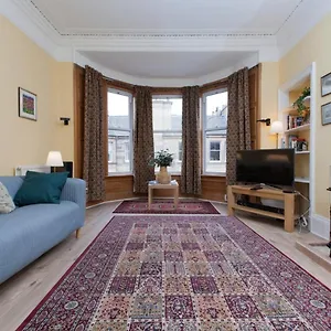 https://traditional-edinburgh-city-centre-flat-sleeps-6.edinburghhotelsuk.org